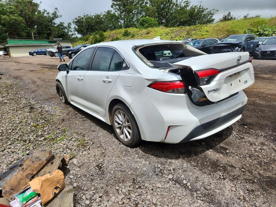 2022 TOYOTA COROLLA XLE 2
