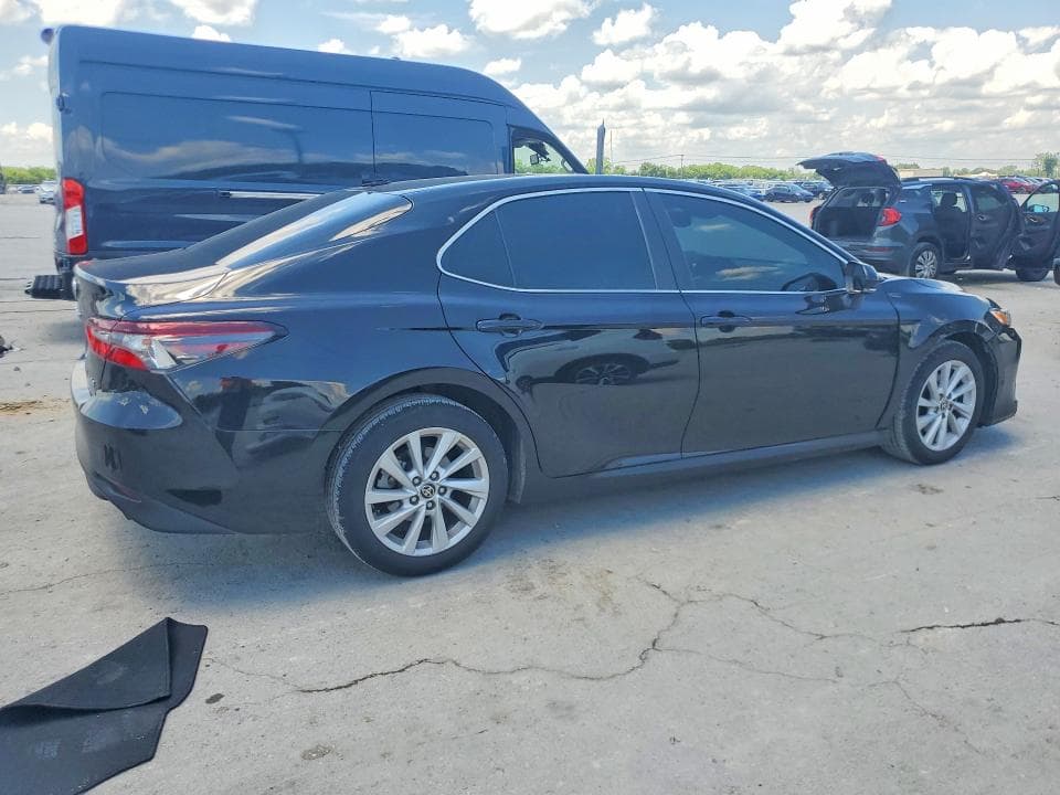 2021 TOYOTA CAMRY LE 3