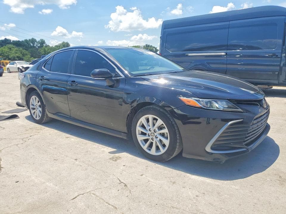 2021 TOYOTA CAMRY LE 4