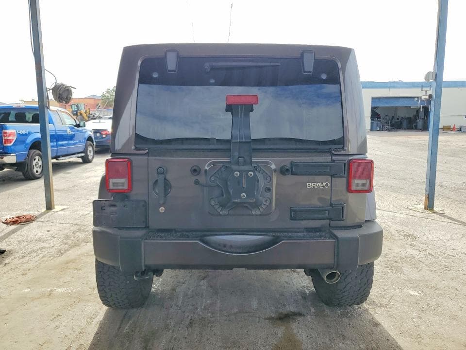 2017 JEEP WRANGLER UNLIMITED SAHARA 6