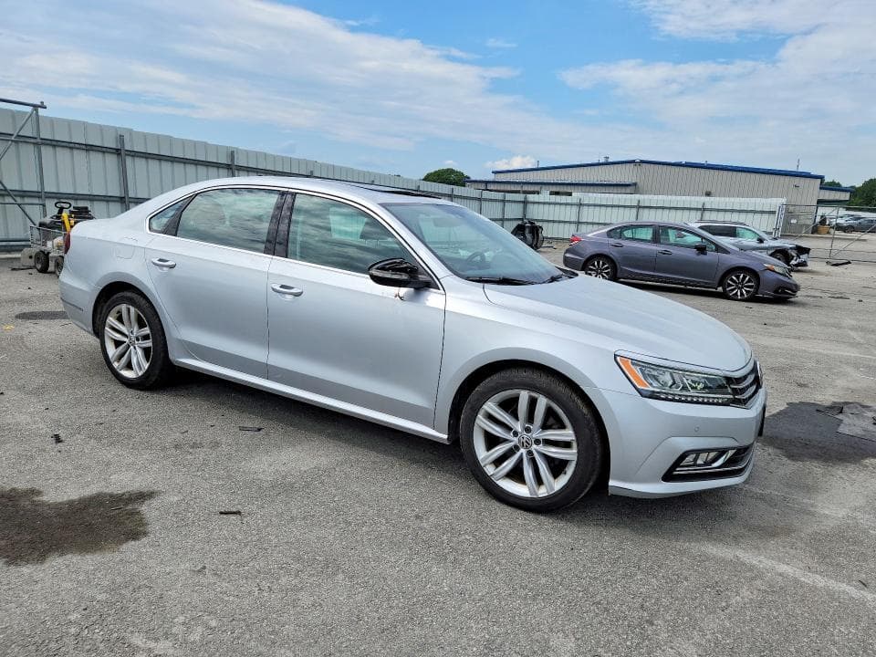 2018 VOLKSWAGEN PASSAT SE SE 4