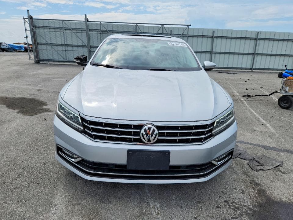 2018 VOLKSWAGEN PASSAT SE SE 5