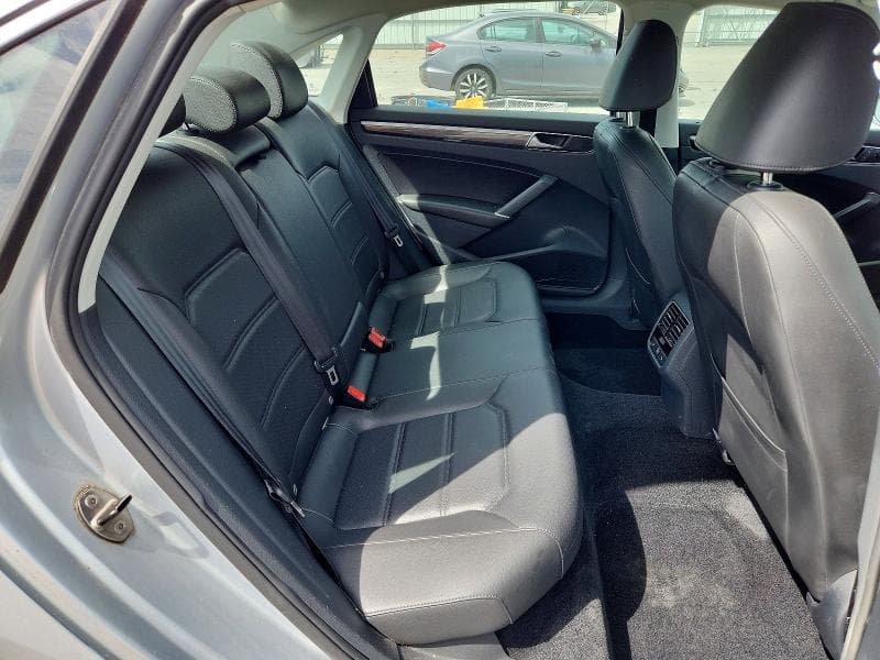 2018 VOLKSWAGEN PASSAT SE SE 10