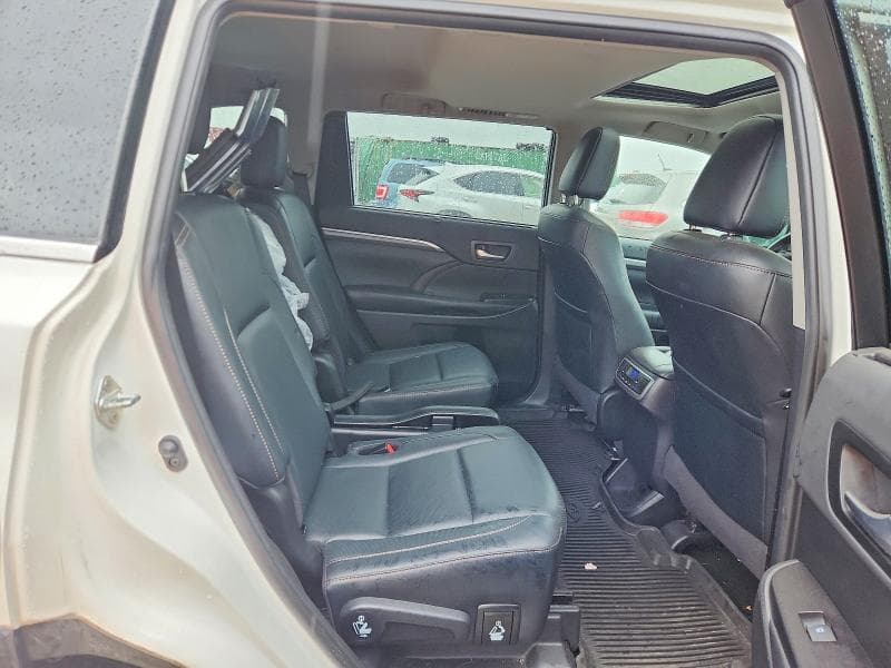 2019 TOYOTA HIGHLANDER HYBRID LIMITED 10