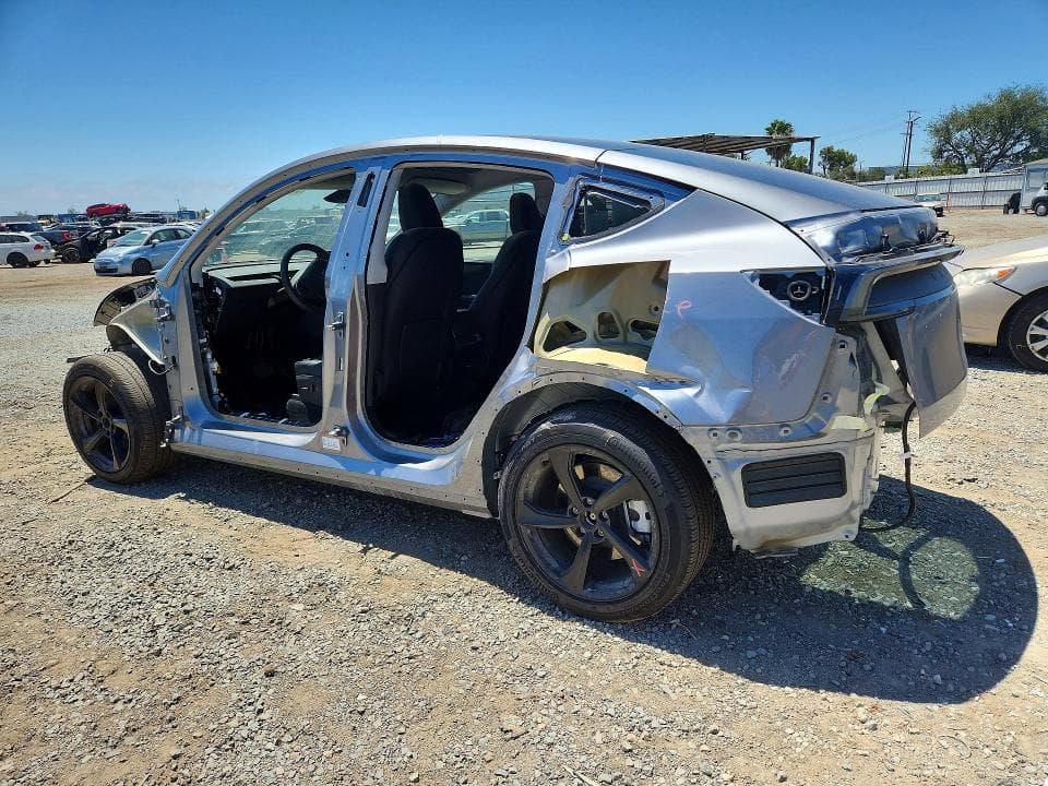 2026 TESLA MODEL Y 2
