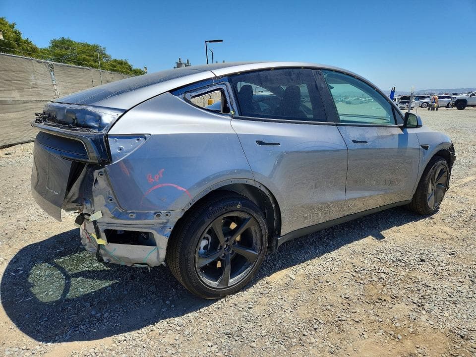 2026 TESLA MODEL Y 3