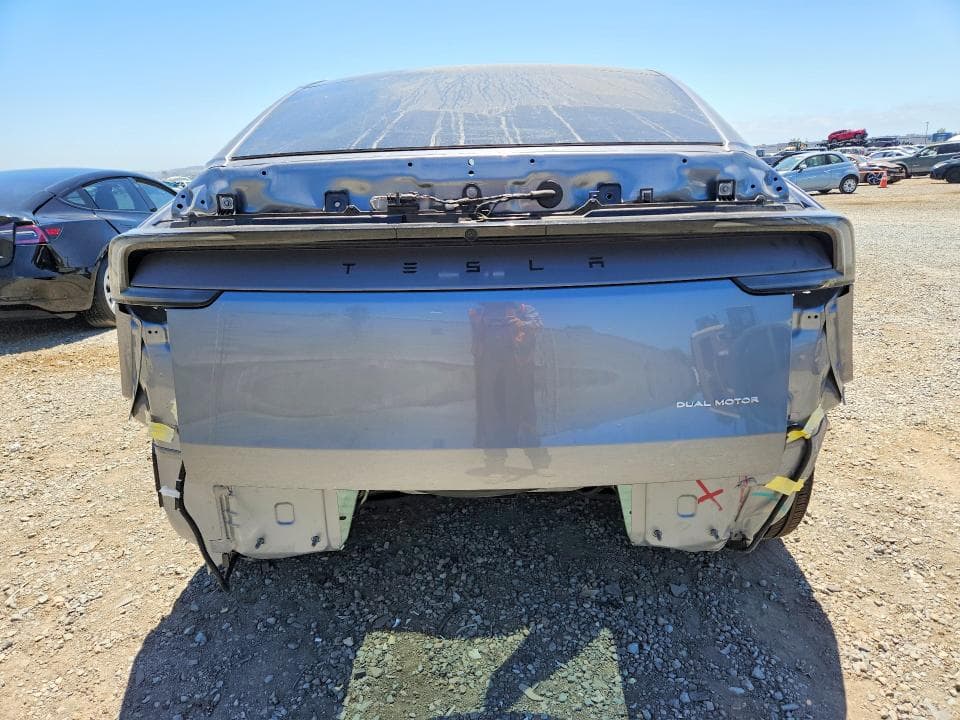 2026 TESLA MODEL Y 6