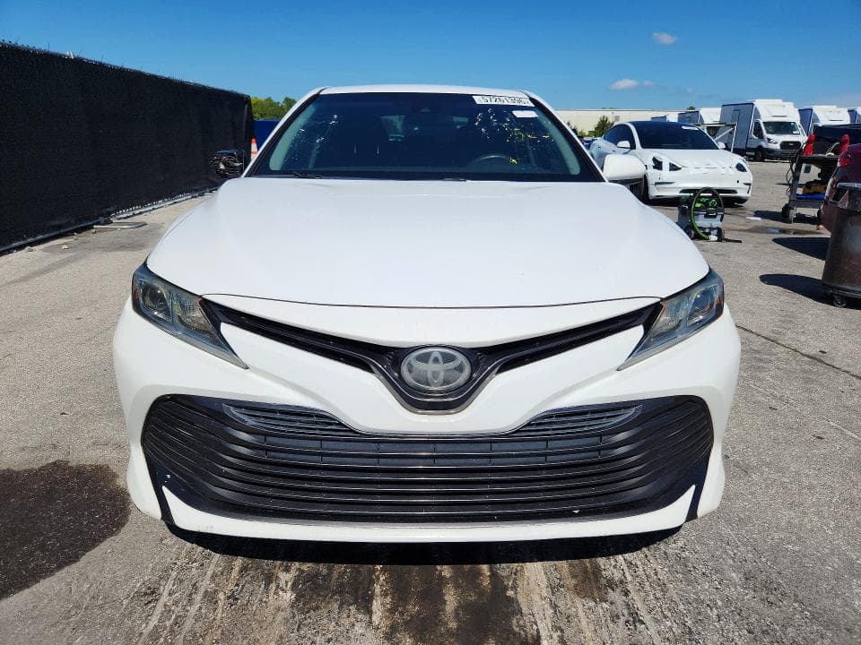 2018 TOYOTA CAMRY LE LE 6