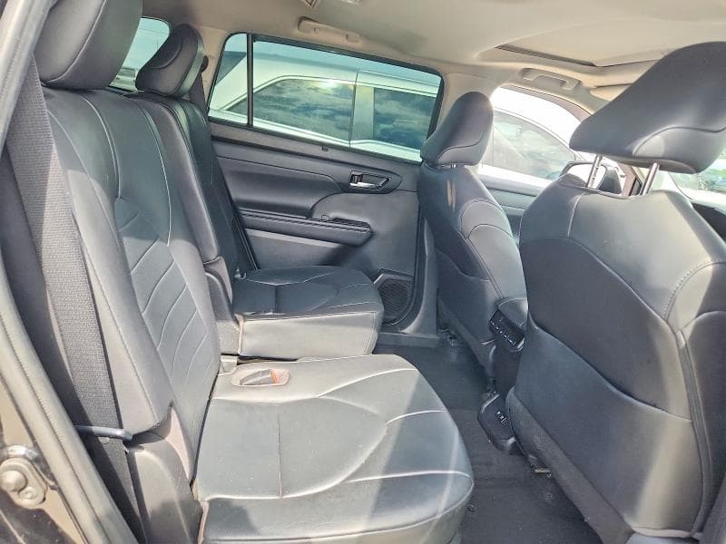 2020 TOYOTA HIGHLANDER XLE XLE 11