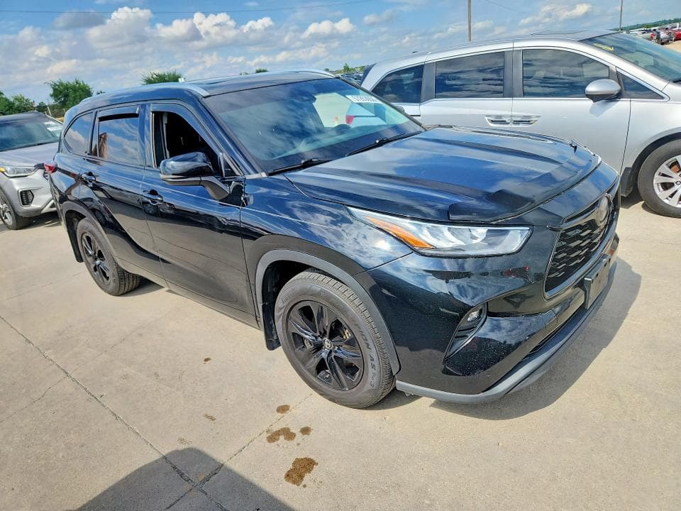 2020 TOYOTA HIGHLANDER XLE XLE 4