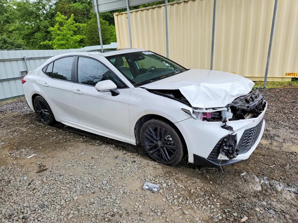 2025 TOYOTA CAMRY SE 4