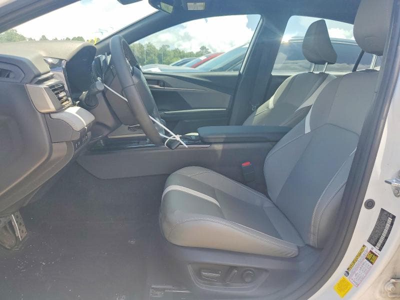 2025 TOYOTA CAMRY SE 7