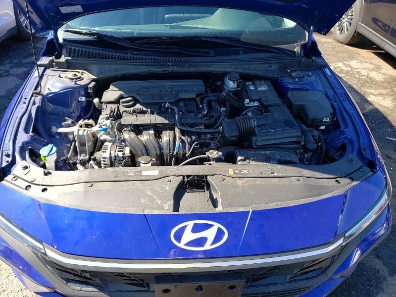 2025 HYUNDAI ELANTRA SE 11
