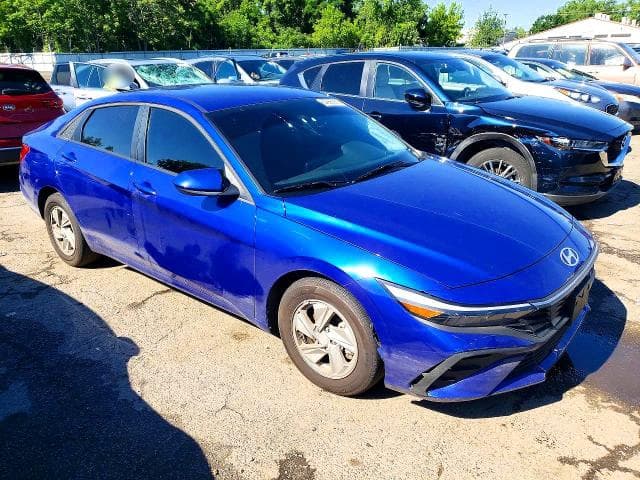 2025 HYUNDAI ELANTRA SE 4