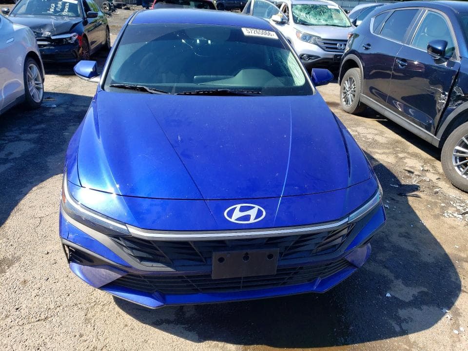 2025 HYUNDAI ELANTRA SE 5