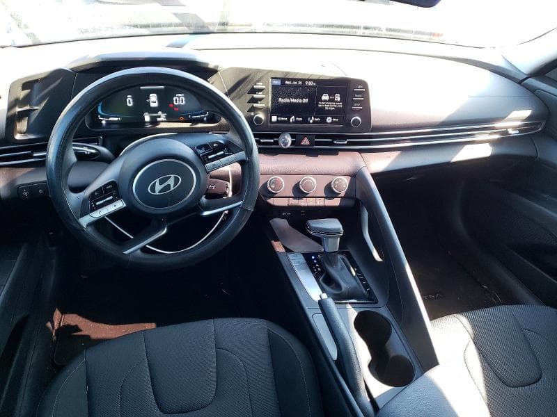2025 HYUNDAI ELANTRA SE 8