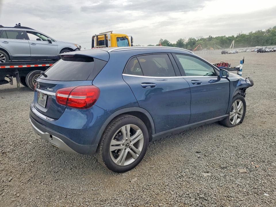 2020 MERCEDES-BENZ GLA 250 4MATIC 3
