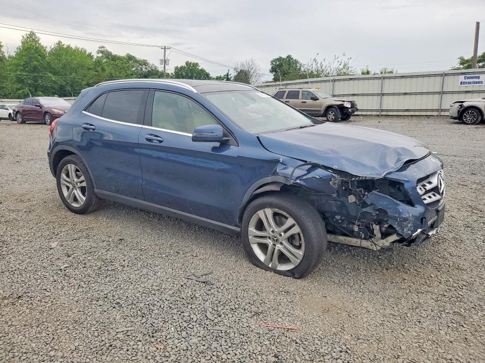 2020 MERCEDES-BENZ GLA 250 4MATIC 4