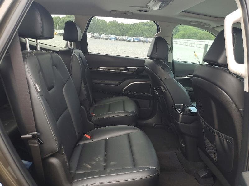 2025 KIA TELLURIDE S 11