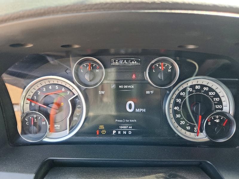 2016 RAM 2500 LARAMIE 9