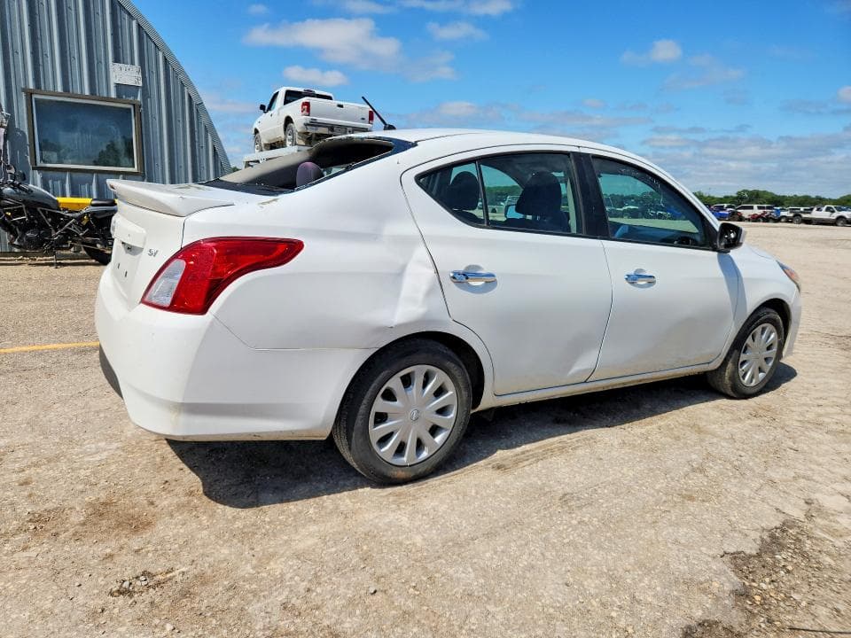 2017 NISSAN VERSA 1.6 SV 1.6 SV 3