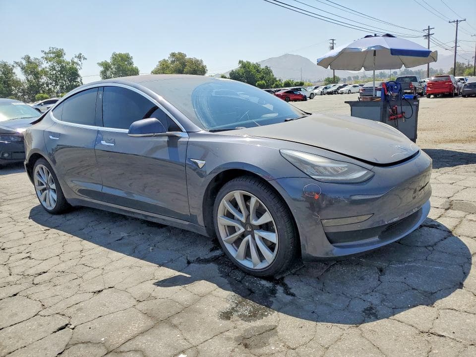 2018 TESLA MODEL 3 4