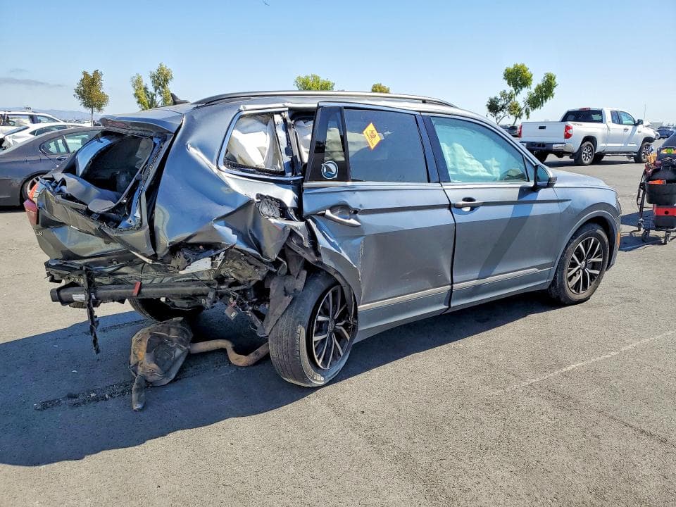 2021 VOLKSWAGEN TIGUAN SE 3