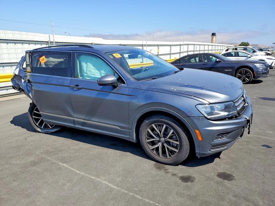 2021 VOLKSWAGEN TIGUAN SE 4