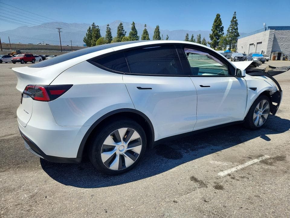 2023 TESLA MODEL Y 3