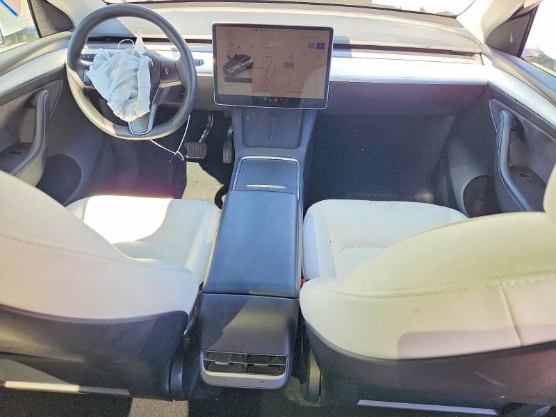 2023 TESLA MODEL Y 8