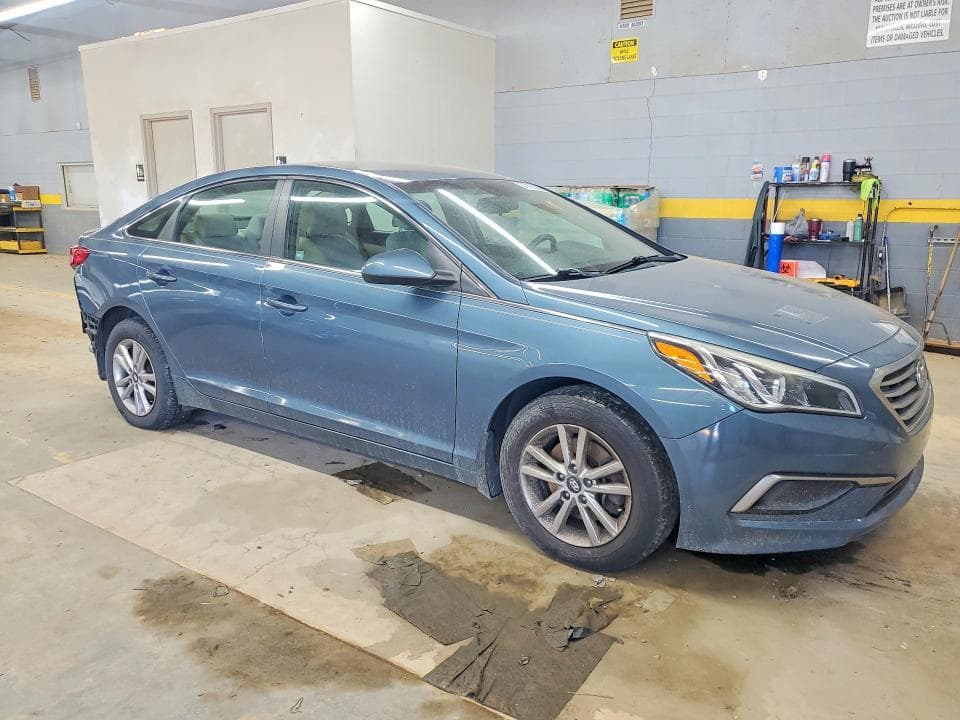 2017 HYUNDAI SONATA SE 4