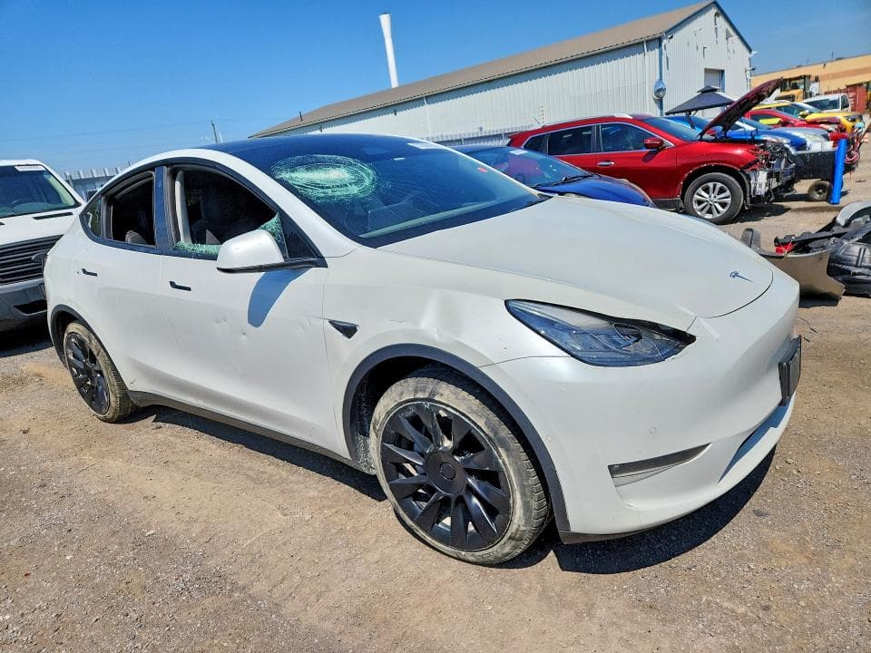 2021 TESLA MODEL Y 4