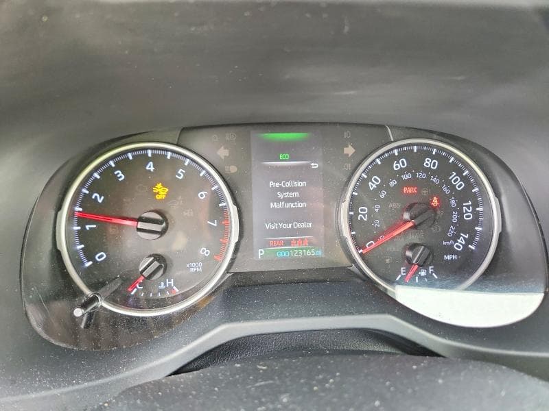 2019 TOYOTA RAV4 LE 9