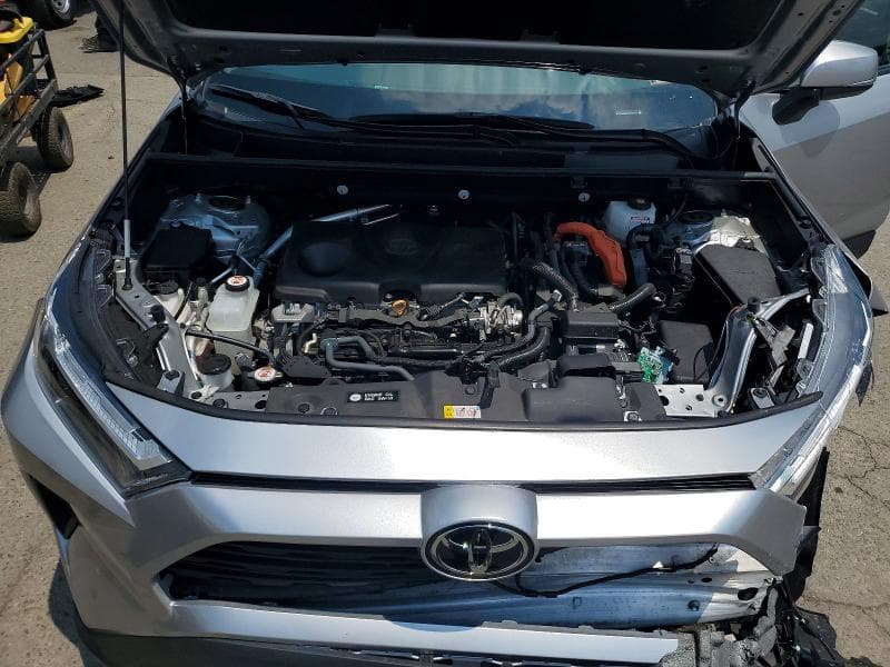 2025 TOYOTA RAV4 HYBRID XLE 12