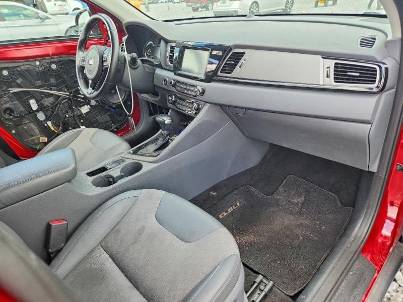 2017 KIA NIRO EX 8