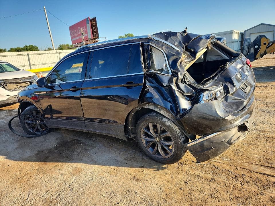 2022 VOLKSWAGEN TIGUAN SE 2