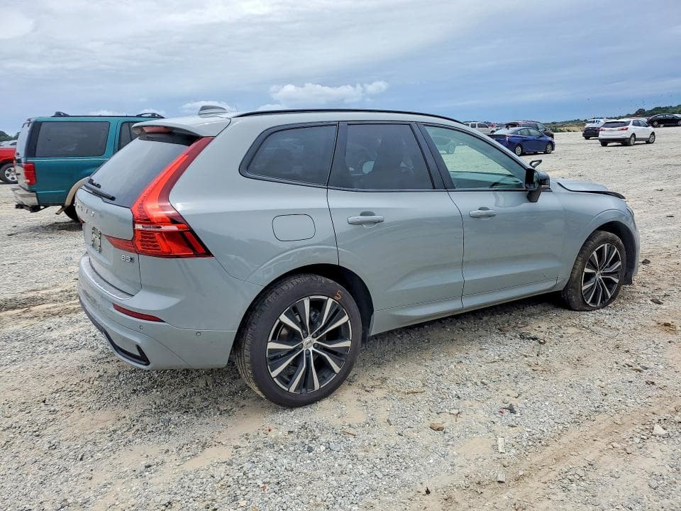 2025 VOLVO XC60 PLUS 3
