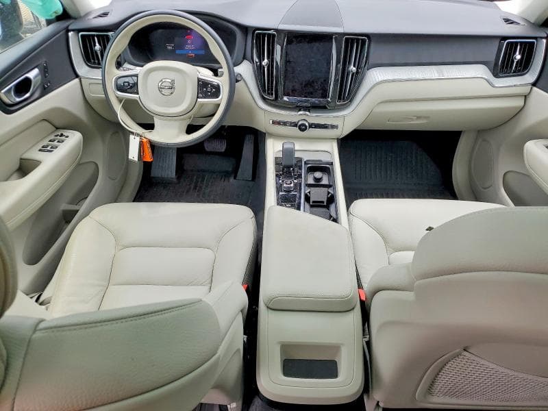 2025 VOLVO XC60 PLUS 8