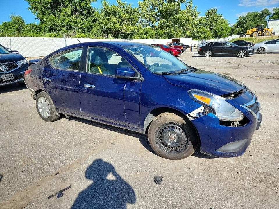 2019 NISSAN VERSA S S 4
