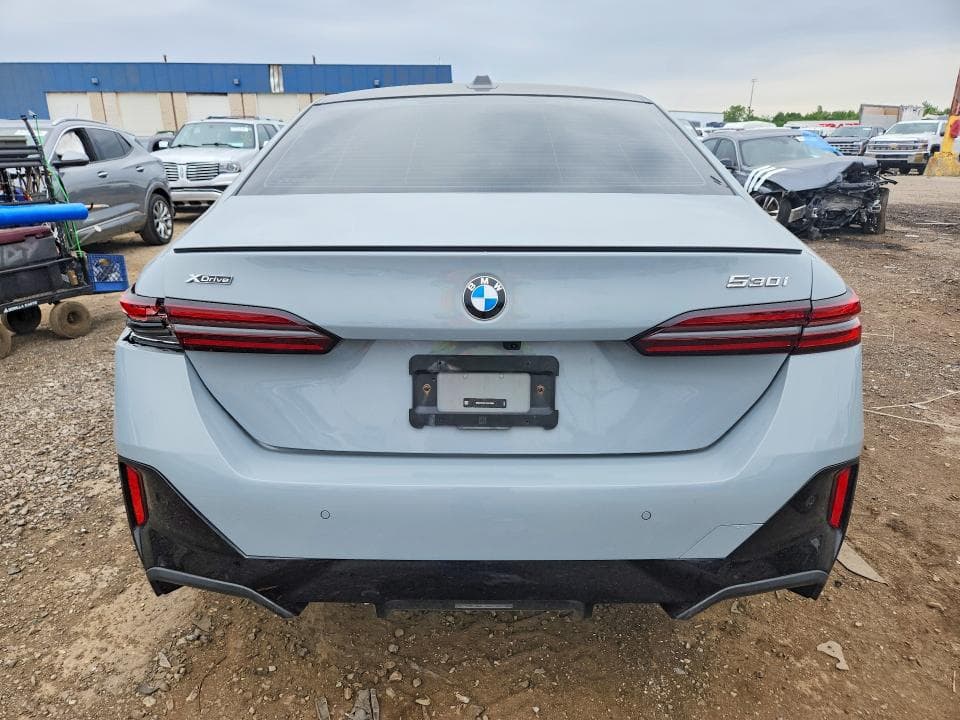 2026 BMW 530 XI 6