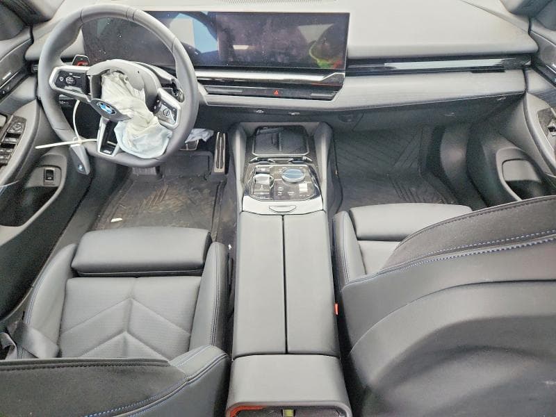 2026 BMW 530 XI 8