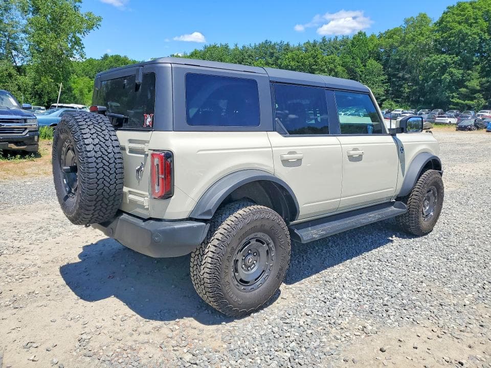 2025 FORD BRONCO OUTER BANKS 3
