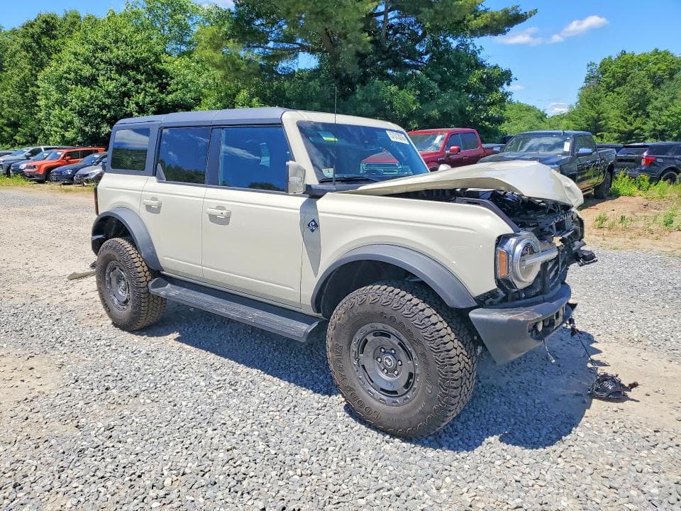 2025 FORD BRONCO OUTER BANKS 4