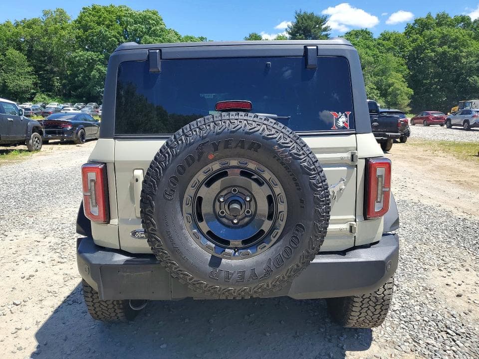 2025 FORD BRONCO OUTER BANKS 6