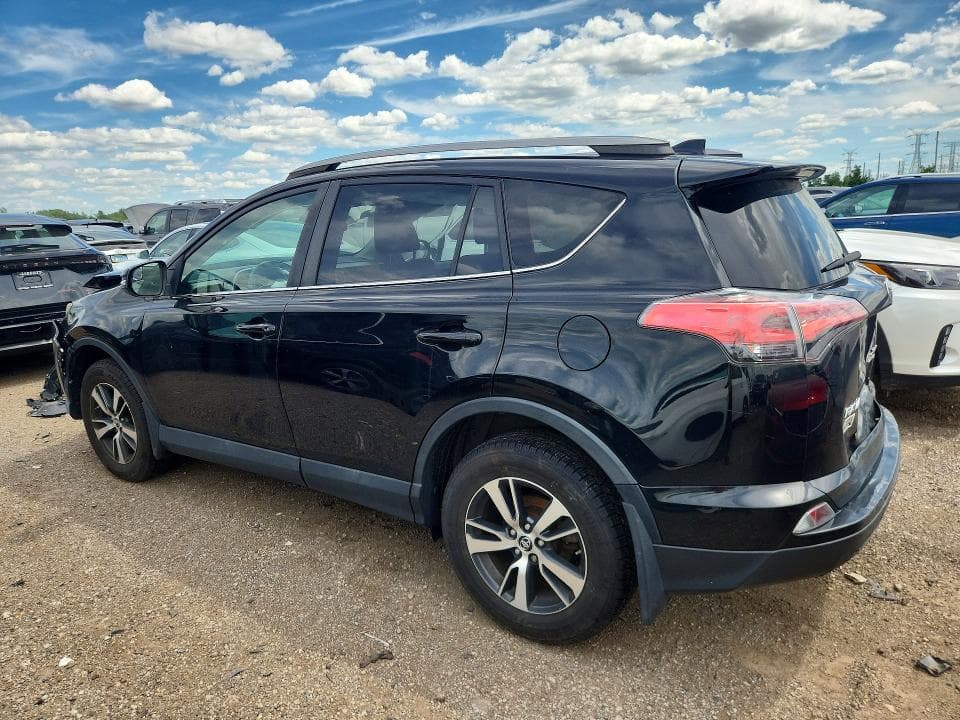 2017 TOYOTA RAV4 XLE 2