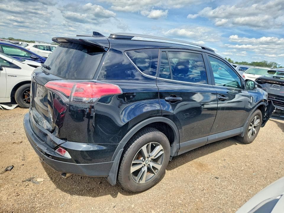 2017 TOYOTA RAV4 XLE 3