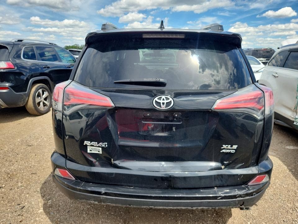 2017 TOYOTA RAV4 XLE 6
