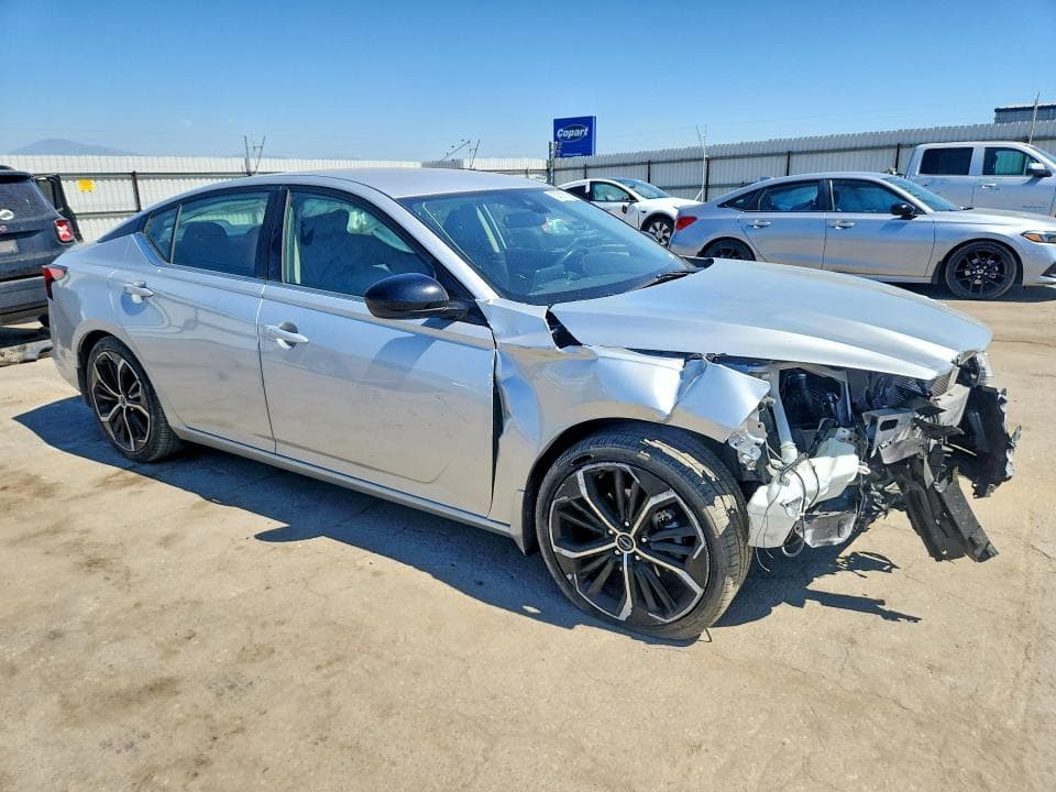 2023 NISSAN ALTIMA SR 4