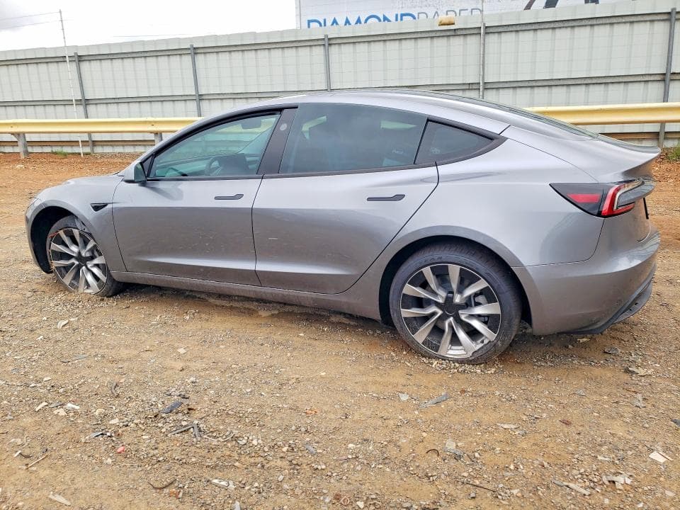 2026 TESLA MODEL 3 2