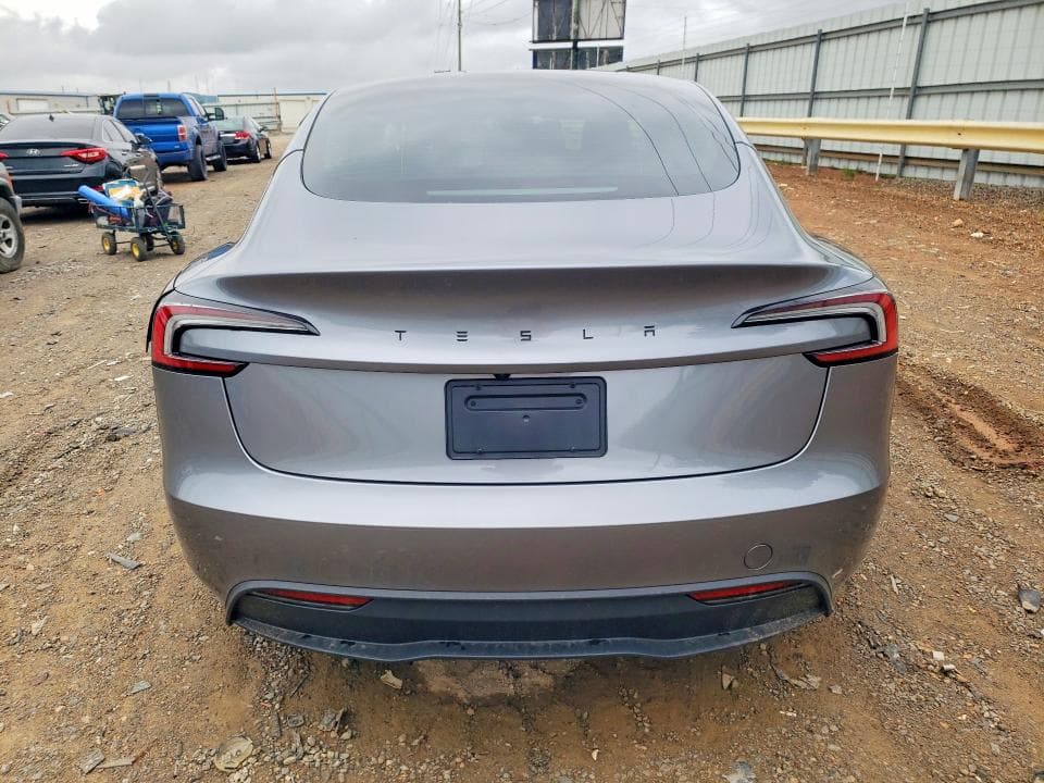 2026 TESLA MODEL 3 6